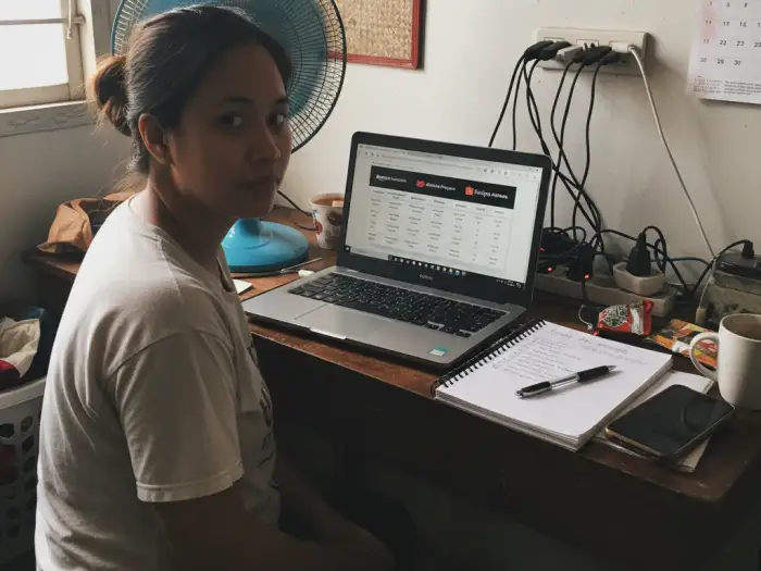 Filipino comparing platforms and affiliate networks for affiliate marketing Philippines